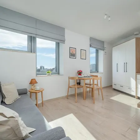 Comfortable Studio Dyrekcyjna By Renters Apartment Wroclaw